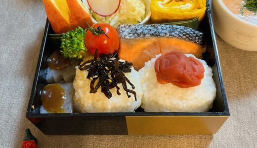 ミニ三段重に詰めて差し入れ