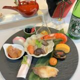 あけましておめでとうございます🎍「伝統（お重）と革新（プレート）どちらも自由自在に操れる私」